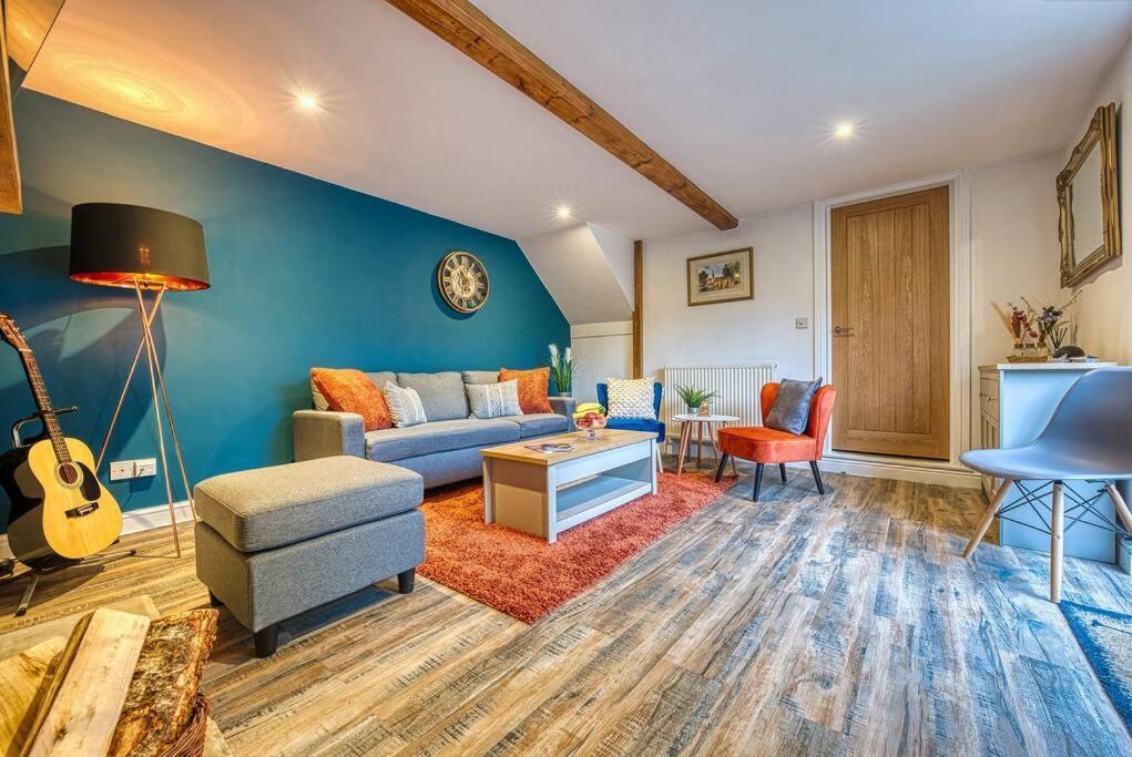 Delightful Two-Bedroom Cottage In The Heart Of Bakewell Exterior foto